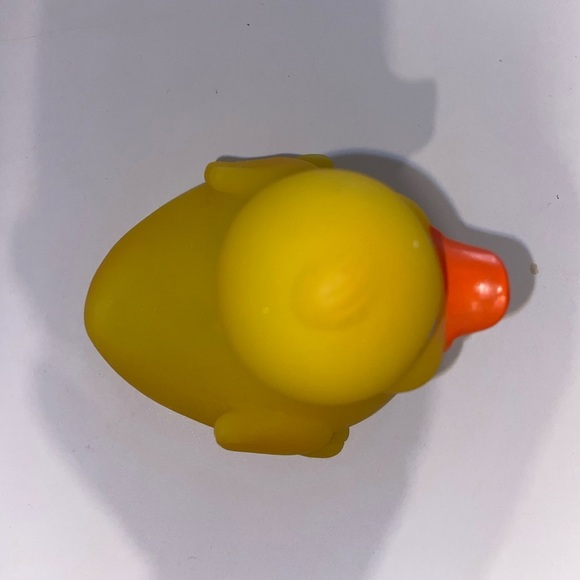 NYU Rubber Duck – Yellow with Purple Logo - Picture 5 of 6